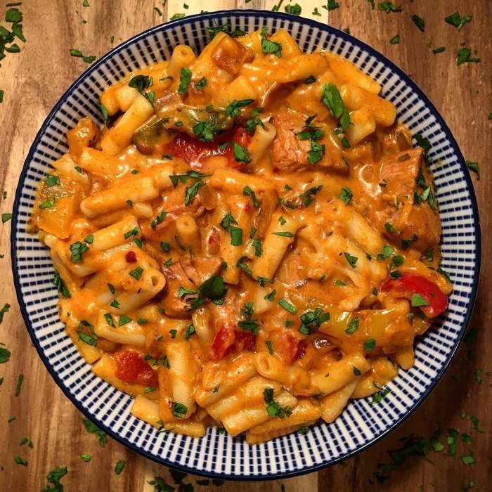 Куриный Фахит с макаронами и сыром