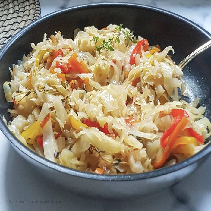 Ямайская тушёная капуста